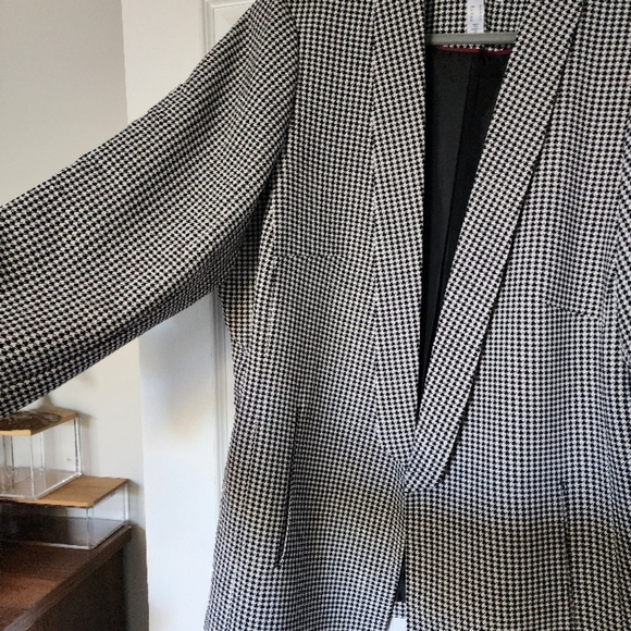 Black and white, houndstooth blazer - Picture 3 of 6